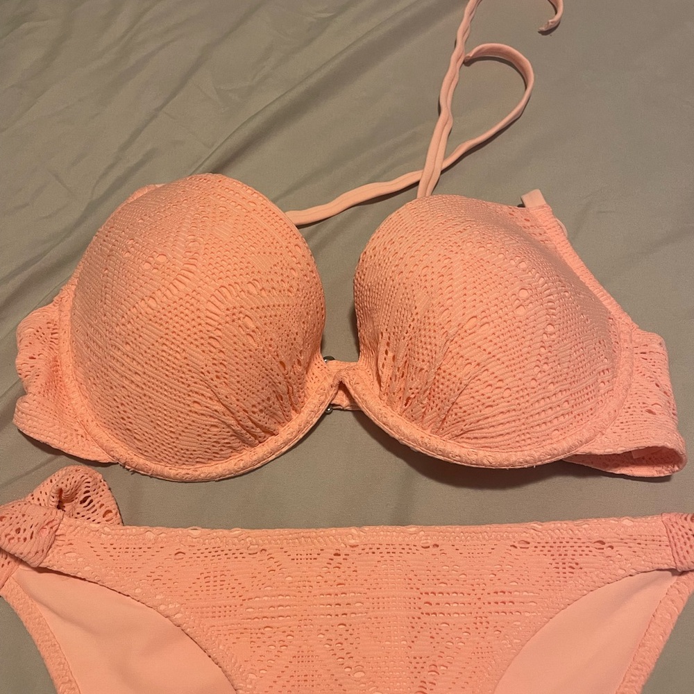 Bikini - Picture 5 of 6